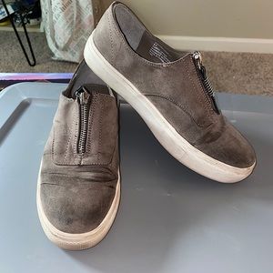 Size 6.5 Madden Girl Kudos Low Top Zipper Fashion